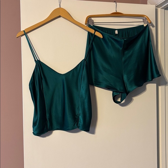 90’s Vintage Victoria's Secret Silk Green Sleepwear Set Cami Shorts Medium Hot M - Picture 5 of 17